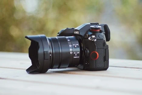 DSLR camera